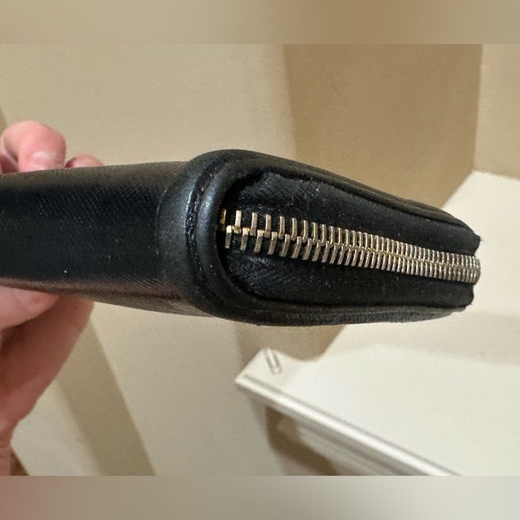 Prada Saffiano Round Trimmed Zip Around Long Wallet - Picture 5 of 13